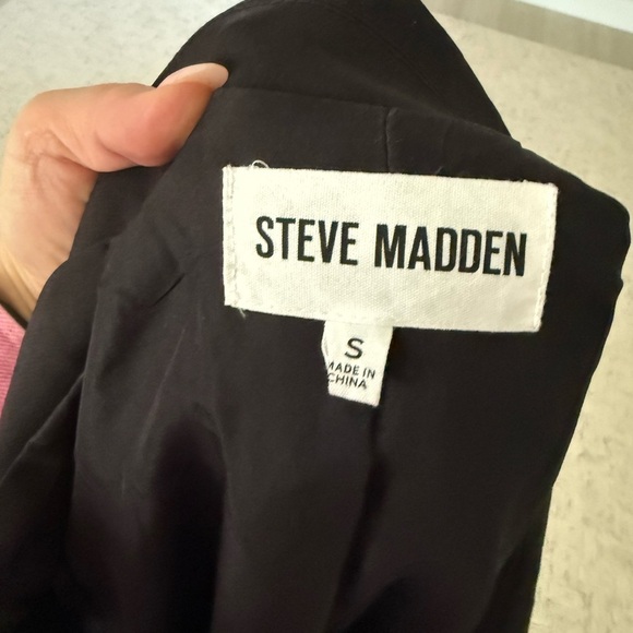 Steve Madden Black Double-Breasted Blazer with Wide Lapel - Picture 3 of 6